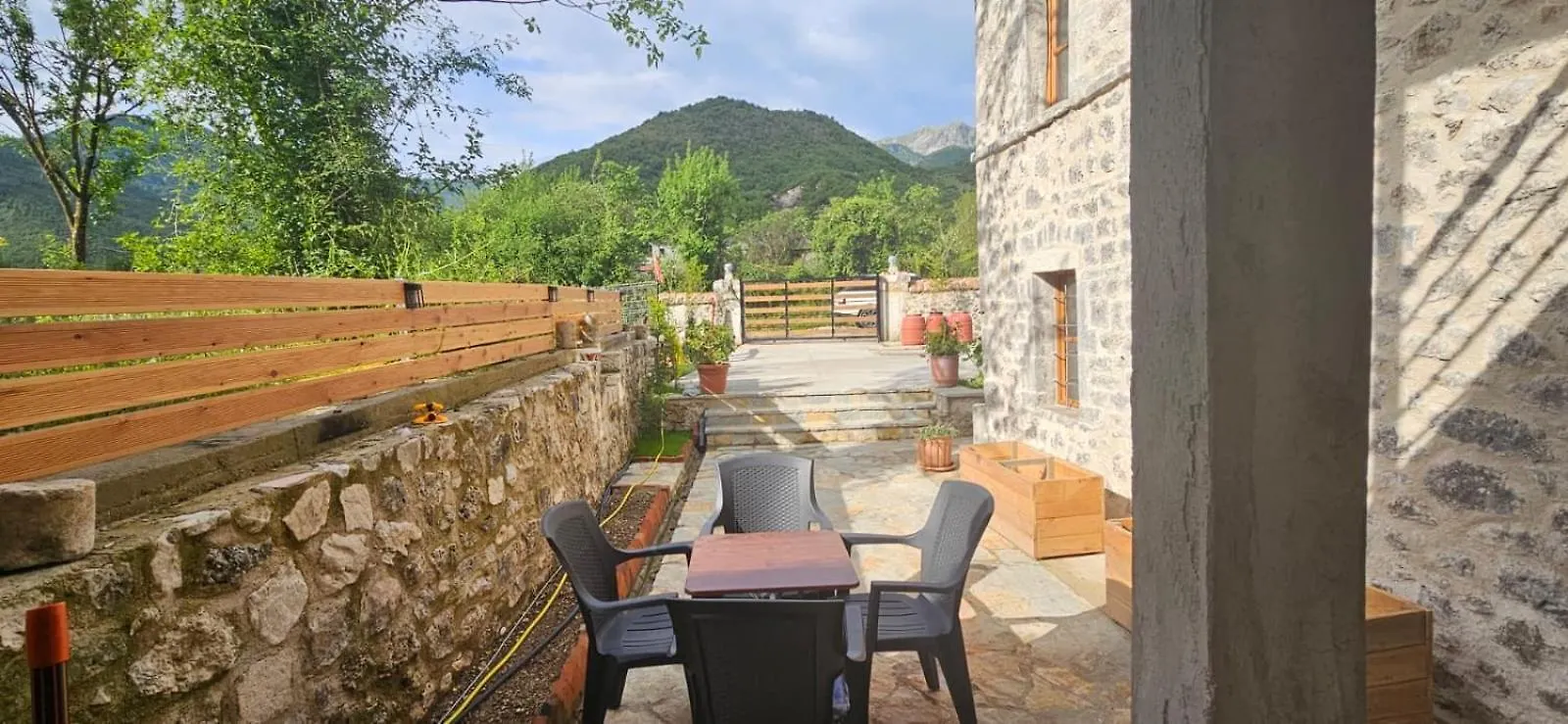 Villa Golemi Gjirokastër 0*,  Albanien